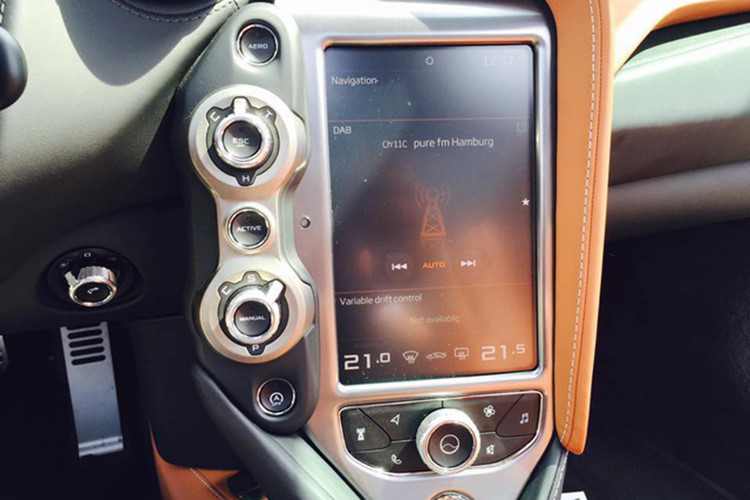 Siêu xe McLaren 720S tiền tỷ đầu tiên về Việt Nam